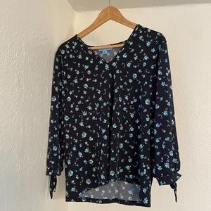 CeCe ¾ Tie-Sleeve V-Neck Navy and Aqua Floral Top